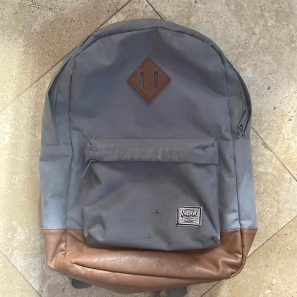 Herschel Heritage Backpack Grey Faux Leather - Picture 1 of 6